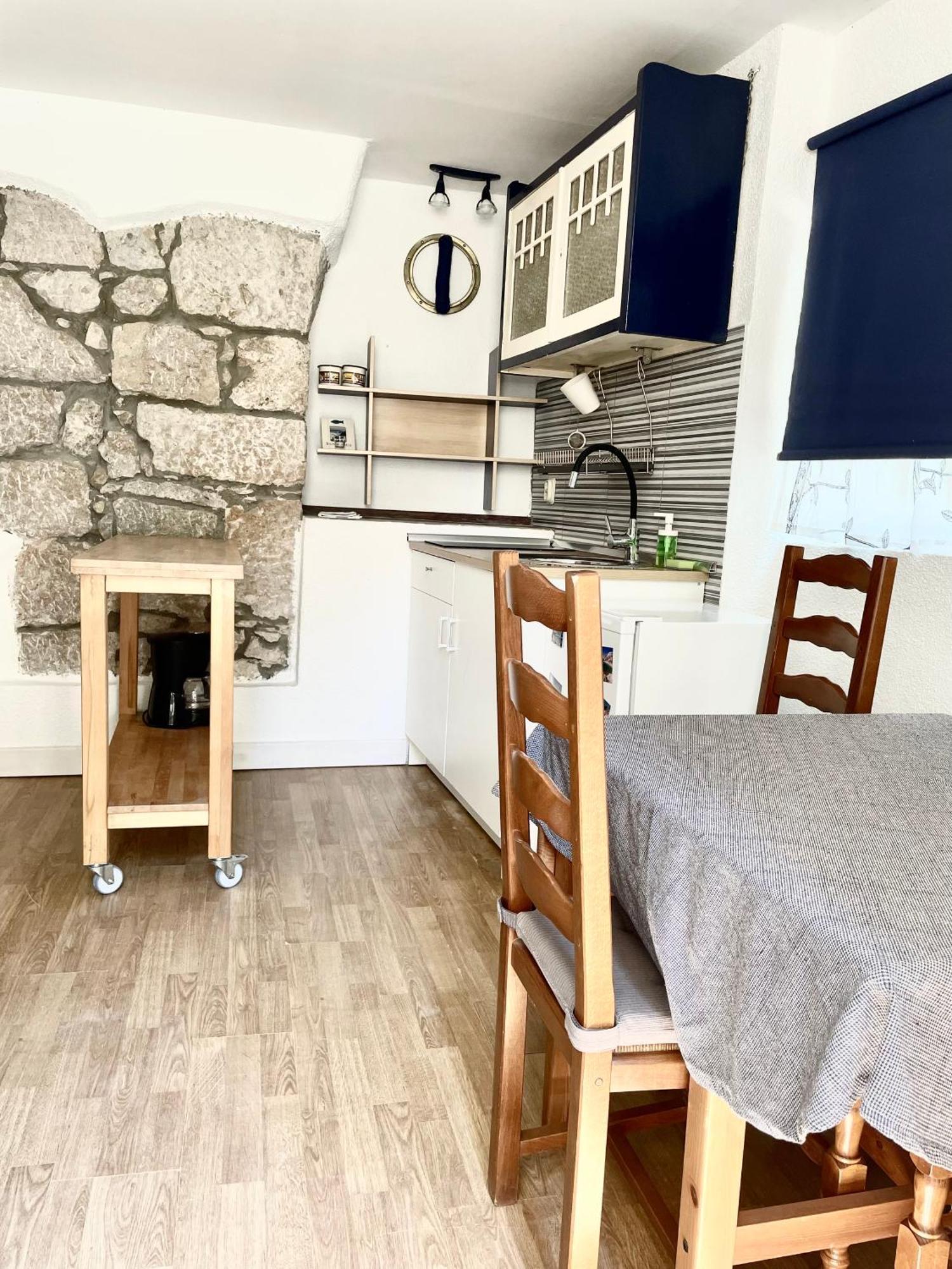 Apartments Rome Baska  Room photo